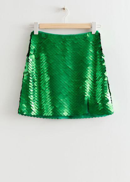 La minifalda más noventera también se va de fiesta gracias a diseños como este de &Other Stories cuajada de lentejuelas.

89€