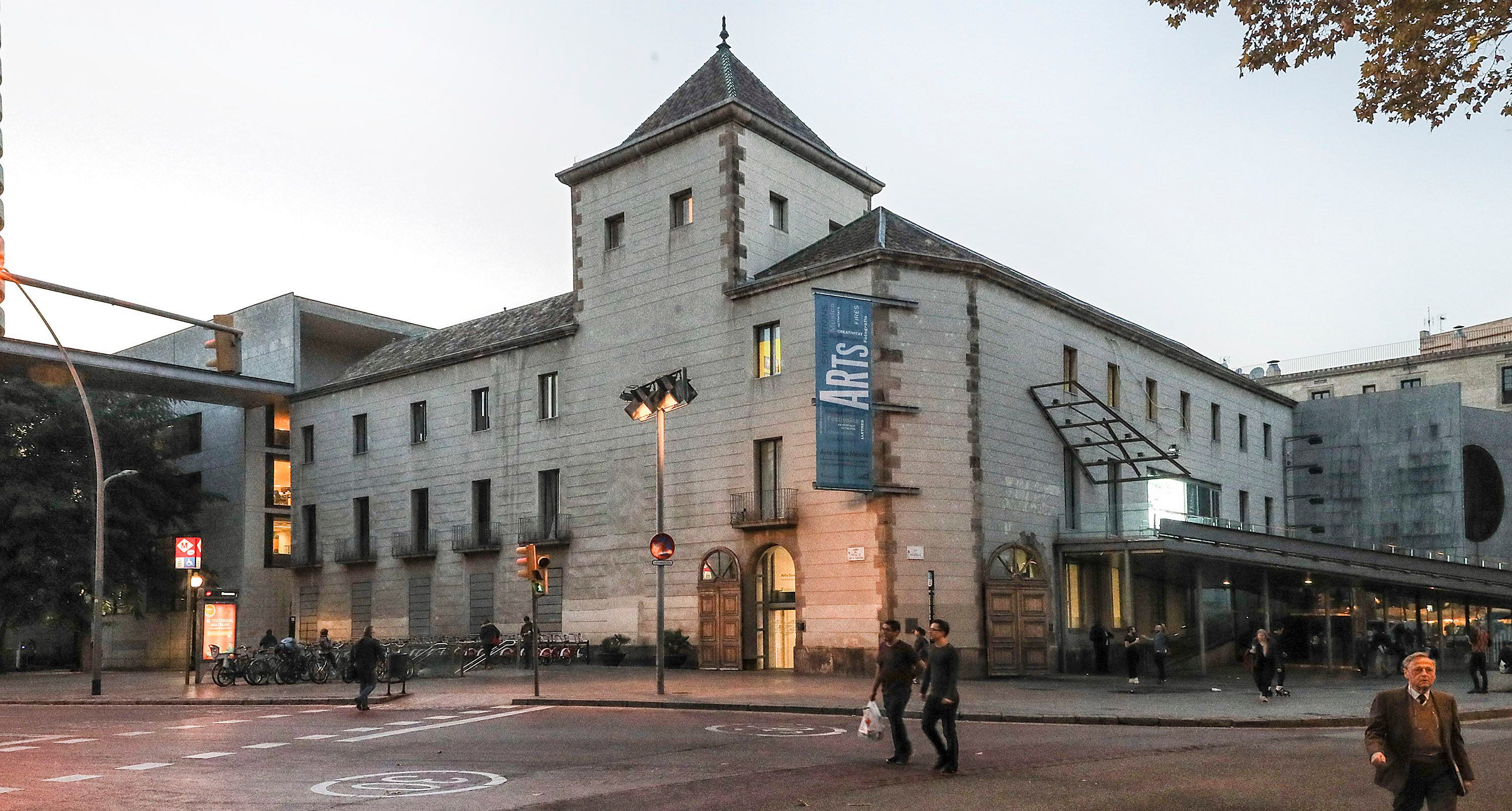 Sede del Centre d'Arts Santa Mònica de Barcelona.
