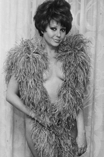 La actriz posando para fotografía en 1977.