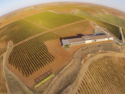 Vista aérea de la bodega Finca Montepedroso, en la localidad vallisoletana de Rueda.