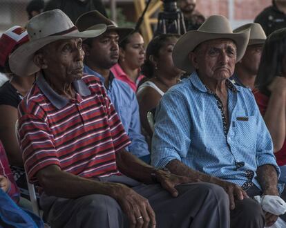 Habitantes de Cravo Norte, en Arauca, se reúnen con el defensor del Pueblo.