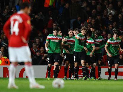 Los jugadores del Athletic celebran el gol de Llorente.