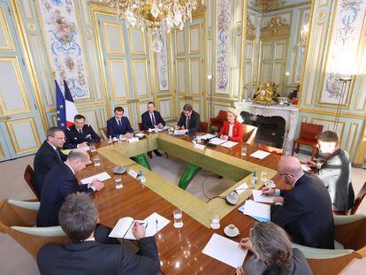 Reunión este lunes en París de líderes europeos. Entre ellos, Von der Leyen, presidenta de la Comisión Europea, Michel, presidente del Consejo Europeo, Macron, presidente francés y Scholz, canciller alemán.