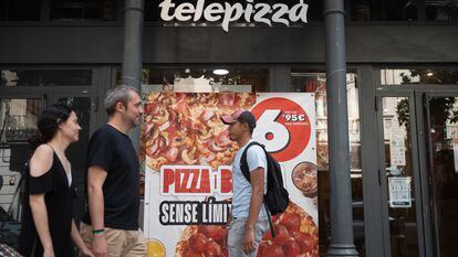 Exterior de un restaurante de Telepizza en Barcelona.