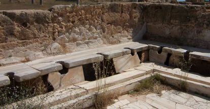 Letrinas romanas en la ciudad de Lepcis Magna, en la actual Libia.