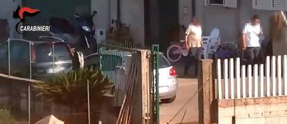 Dos líderes de la 'Ndrangheta, en una residencia de Vibo Valentia (Calabria).