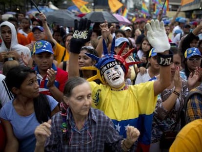 Simpatizantes del MUD en un acto electoral en Caracas este miércoles.