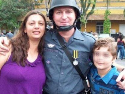 Marcelo Passeghini con sus padres en una foto de Facebook.