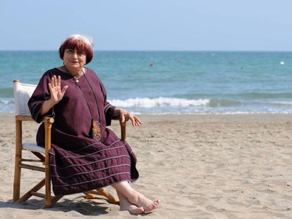 Agnès Varda, en 2008, en el Lido de Venecia, durante la presentación de su documental 'Las playas de Agnès'.