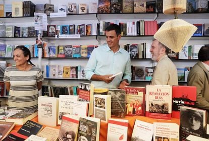 El secretario general del PSOE, Pedro Sánchez, en la Feria del Libro.