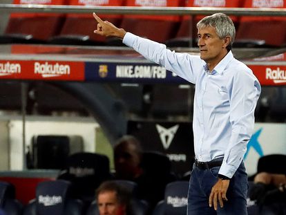 Setién, durante el encuentro frente al Atlético de Madrid en el Camp Nou.