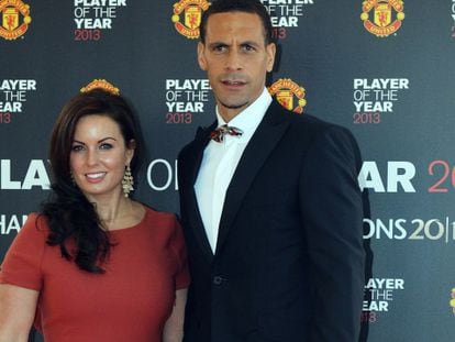 Rio Ferdinand, junto a su esposa Rebecca Ellison, en mayo de 2013. 