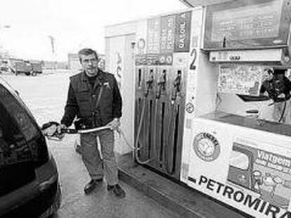 El Gobierno obligará a las petroleras a mezclar biocarburante en 2008