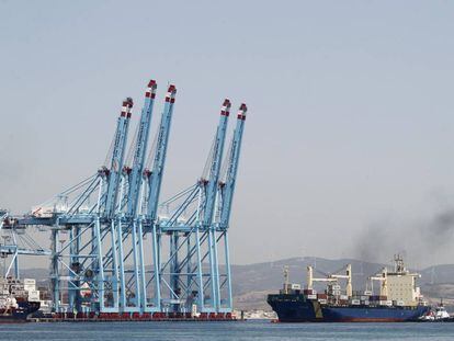 Vista de unos contenedores del Puerto de Algeciras (C&aacute;diz). EFE/Archivo