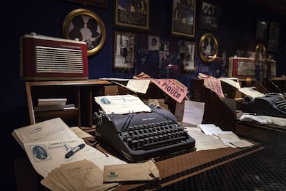 Máquina de escribir y otros objetos personales de Concha Piquer en su casa museo de Valencia.