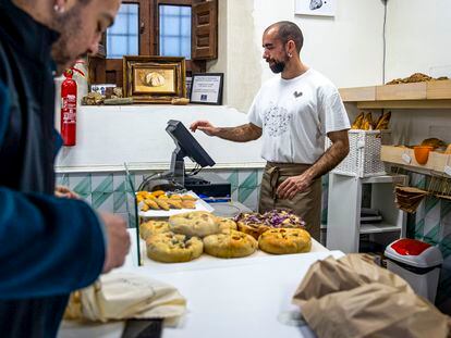 Trabajador de una panadería, en Toledo