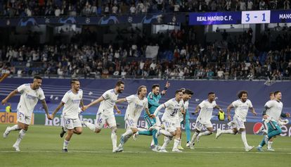Los jugadores del Real Madrid celebran el pase del equipo blanco a la final de la Liga de Campeones tras derrotar al Manchester City.