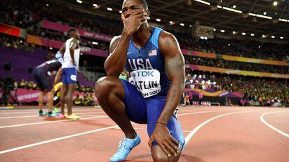 Gatlin llora tras vencer a Bolt en Londres.