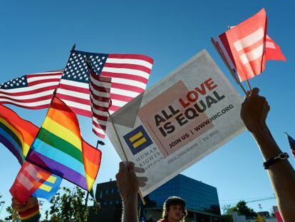 Celebraciones en Hollywood de la decisi&oacute;n del Supremo sobre los derechos de los homosexuales.