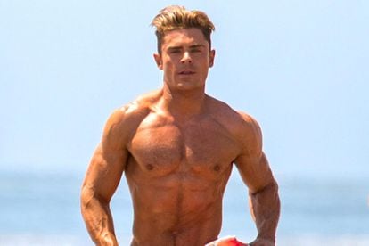 Zac Efron, que ganó una enorme cantidad de masa muscular para su papel de 'Los vigilantes de la playa', advirtió al público de que su físico no era ni sano ni realista.