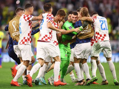 Los jugadores de Croacia celebran la victoria ante Brasil en la tanda de penaltis.
