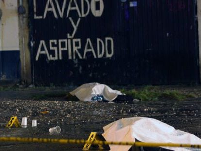 Los cuerpos de dos estudiantes en Guerrero.