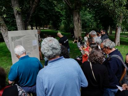 Participantes de la Gran Yincana Literaria organizada por EL PAÍS,en el parque de Retiro.