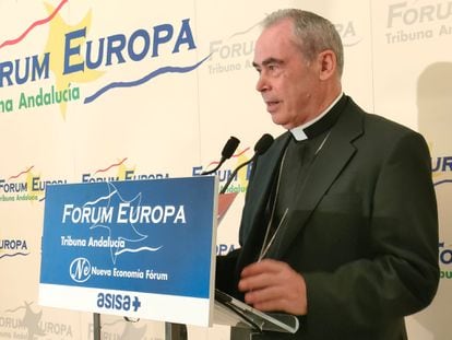 El actual obispo de Málaga, Jesús Catalá, en un encuentro informativo celebrado en mayo de 2022.