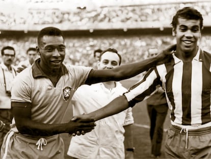 Pelé (I) y Mendonça.