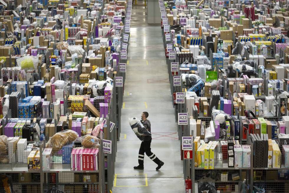 Almacén de Amazon en San Fernando de Henares (Madrid). La compañía estadounidense tiene 1,2 millones de empleados en todo el mundo.