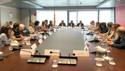Reunión del consejero El Homrani con representantes de las cuatro diputaciones catalanas.