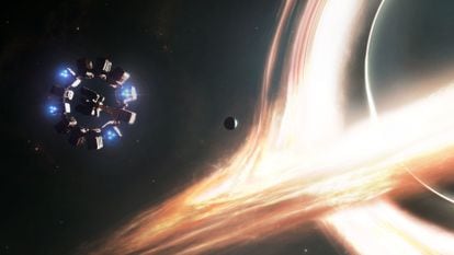Visualización gráfica del agujero negro Gargantúa, diseñado por el astrofísico Kip Thorne en la película 'Interstellar' (Christopher Nolan, 2014)