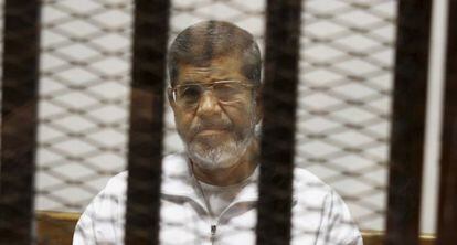 Imatge d'arxiu de Muhammad Mursi, a la presó el maig del 2014.