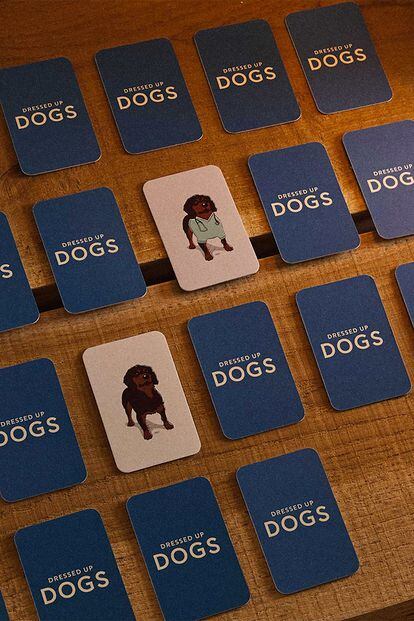 Los amigos (de dos patas) de los perros también pueden encontrar regalos entre la selección, como este juego de memoria.