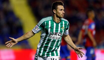 Rubén celebra su gol, el del triunfo del Betis.