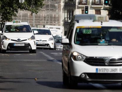 Los taxis vuelven a circular con normalidad en el centro de Madrid tras bloquear durante varios días el Paseo de la Castellana.