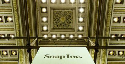 Logo de SnapChat una pantalla de la Bolsa de Nueva York
