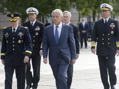 El secretario de Defensa estadounidense, Chuck Hagel, durante una ceremonia en memoria de las v&iacute;ctimas del tiroteo en Washington. 