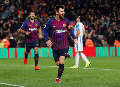 Messi celebra la consecución del tercer gol para el Barcelona. 