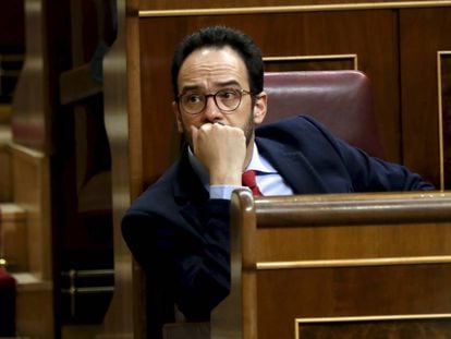 El portavoz parlamentario del PSOE, Antonio Hernando, en el Congreso.