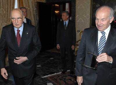 El presidente de Italia, Giorgio Napolitano (izquierda), y el de la Cámara baja, Fausto Bertinotti, ayer en el Quirinal.