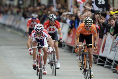 'Purito' Rodriguez gana la primera etapa de la Vuelta al Pais Vasco por delante de Samuel Sánchez y Andreas Kloden.