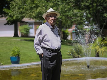 El virólogo Rafael Nájera, fotografiado este martes en el municipio madrileño de Pozuelo de Alarcón.