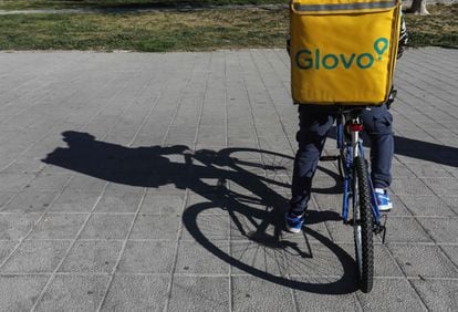 Pablo (fictitious name), Glovo delivery man and hosted a rented account of the company.