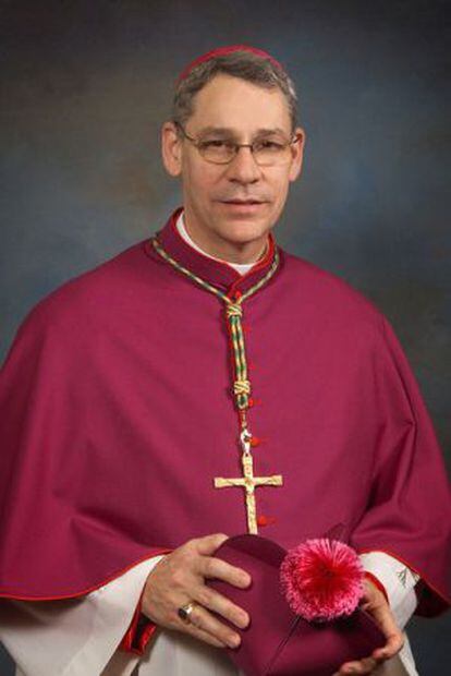 El obispo de Kansas Citiy, Robert Finn