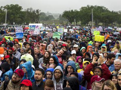 Miles de investigadores participan en más de 400 marchas para reivindicar su trabajo ante los recortes y las políticas del republicano