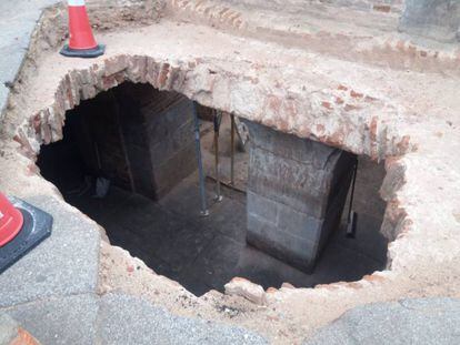 Las obras de remodelación de la plaza de España de Madrid han puesto al descubierto hallazgos arqueológicos del palacio Godoy en excelente estado, en imágenes obtenidas por EL PAÍS.