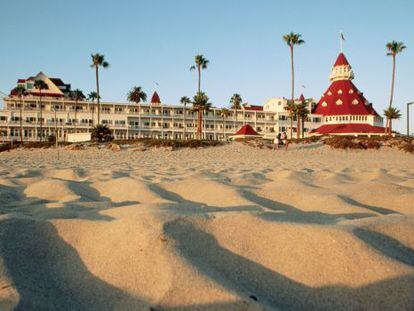 Vista del hotel Coronado, en la franja de Silver Strand, en la bahía de San Diego (California).