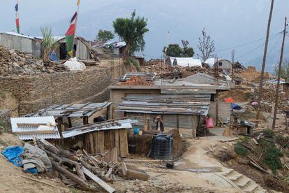 Pese a que Nepal es un país en continuo riesgo de terremoto, familias como las de Ram Chandra Shreshtra afirman que nadie les explicó ni les ha explicado cómo construir ni como afrontar un desastre de este tipo.