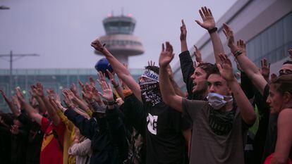 Un momento de la protesta convocada por Tsunami Democràtic en el aeoropuerto de El Prat el 14 de octubre de 2019 tras la sentencia del 'procés'.